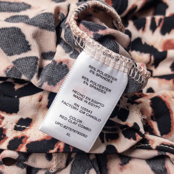 Daisy Fuentes Sleeveless Blouse - Picture 8 of 8